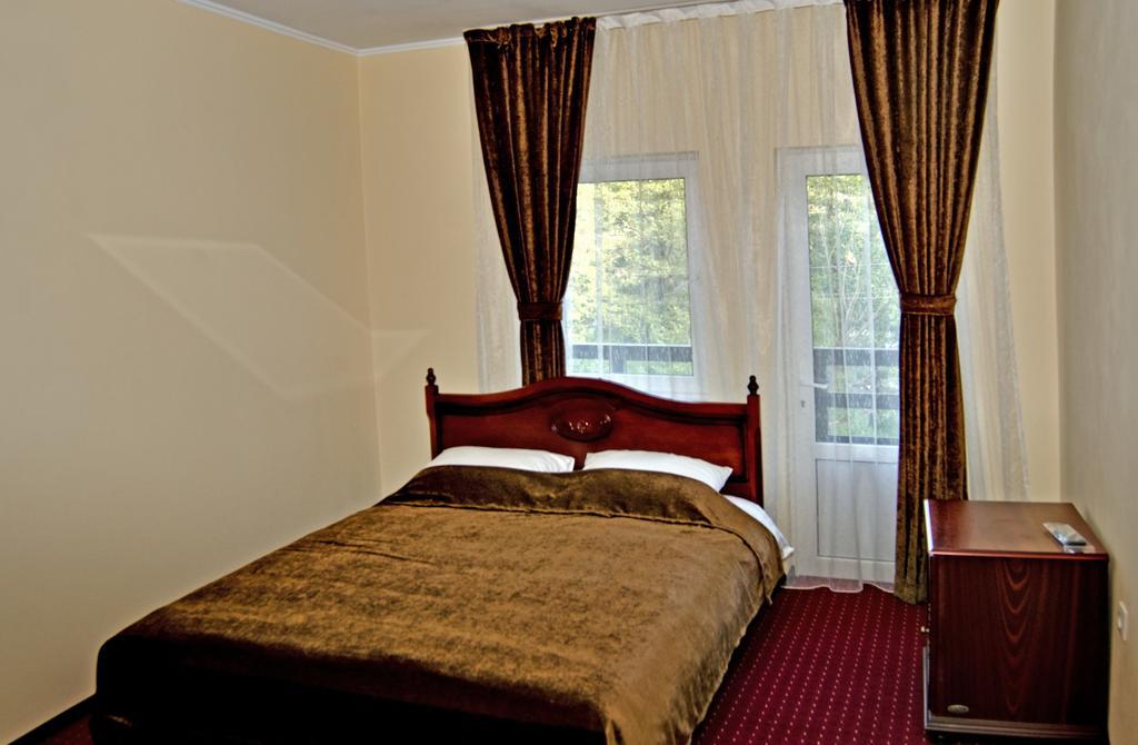 Stupari Hotel Saján Szoba fotó